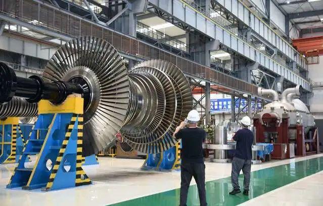 全國(guó)經(jīng)濟(jì)媒體走進(jìn)東方汽輪機(jī)見(jiàn)證工業(yè)奮進(jìn)之力